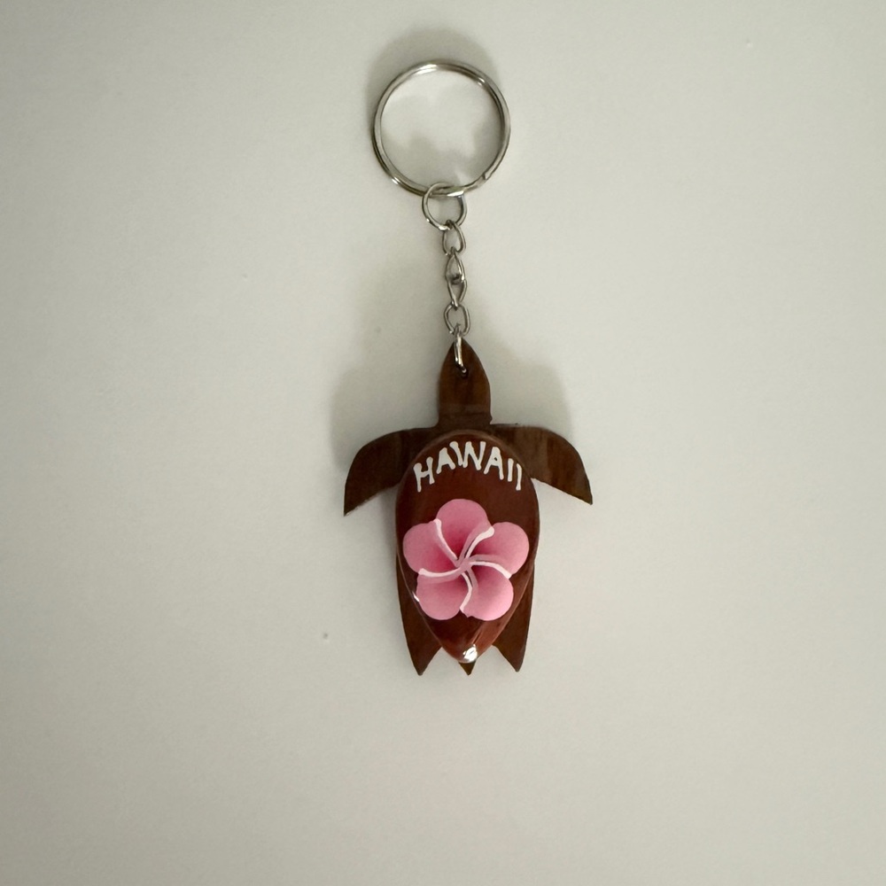 NWOT Hawaii Turtle Keychain with Pink Hibiscus Flower
